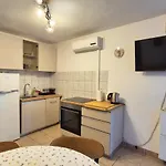 Vera - Mirca Apartment