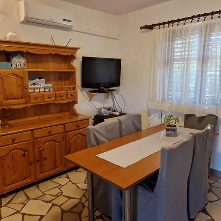 Vera - Mirca Appartement *