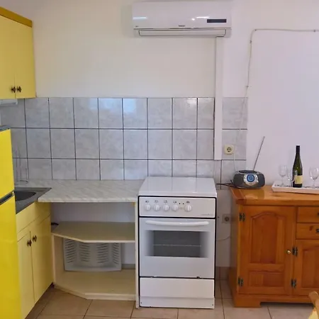 Vera - Mirca Apartment *