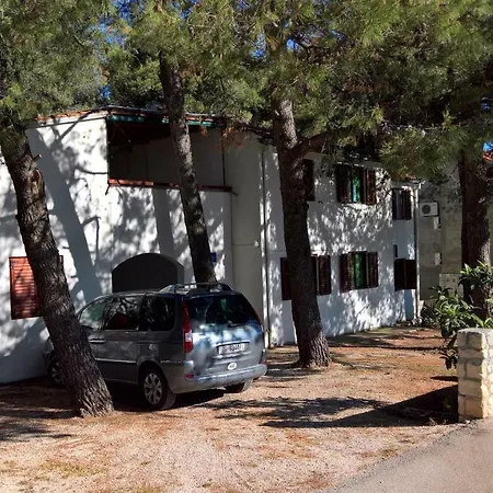 Vera - Mirca Mirca (Brac)